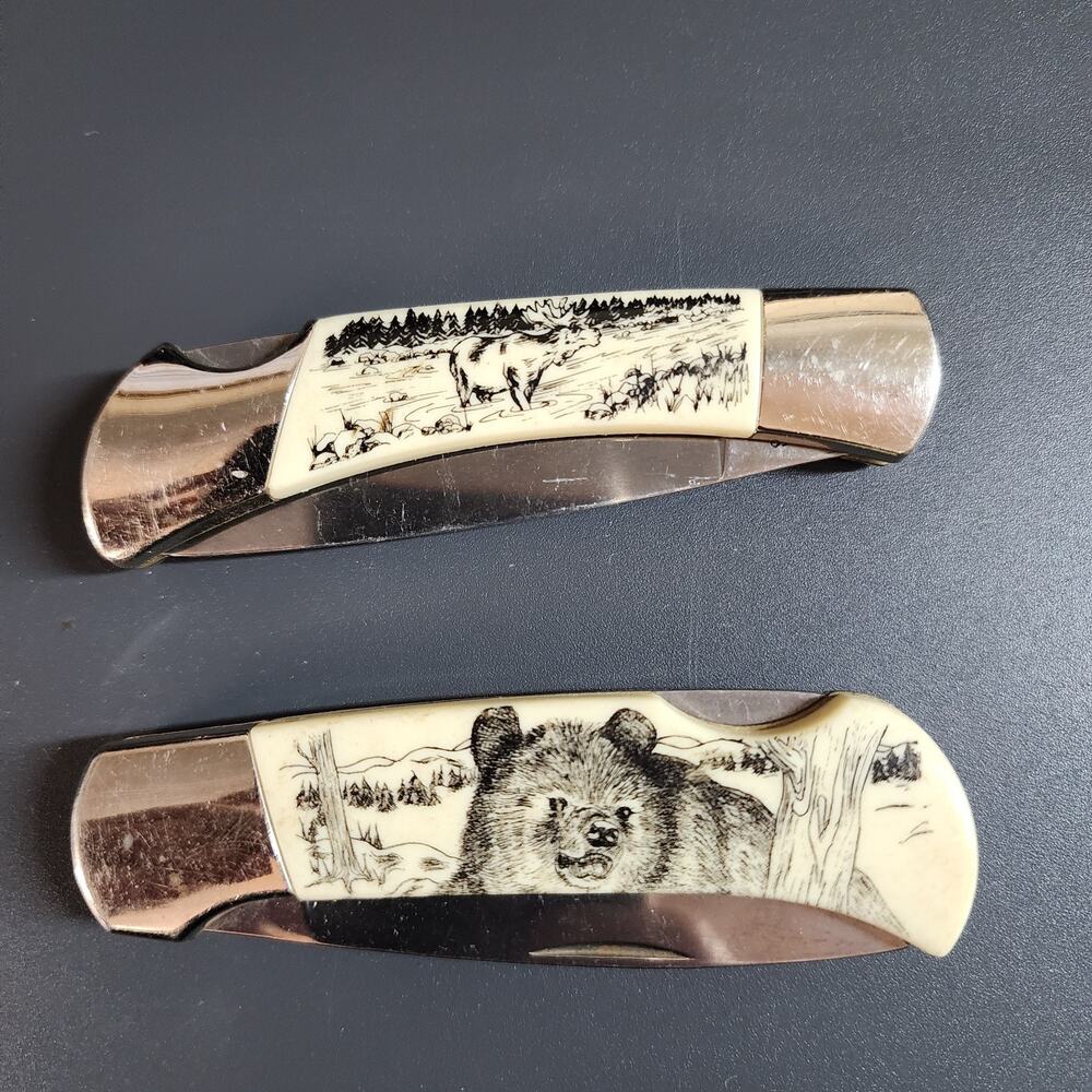Sabre Set of 2 Scrimshaw Bear Deer Lockback Folding Pocket Knife Stainless Steel